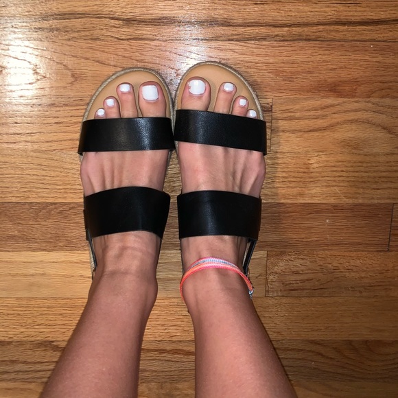 black sandals - Picture 2 of 3